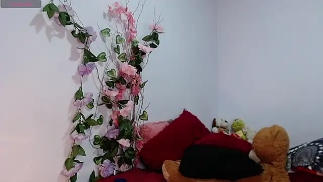 Snapshot of kymmgolden chatting on 09/16/25, 11:55 kymmgolden online show from 09/16/25, 11:55