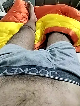 Snapshot of luckylads0037 chatting on 12/20/25, 05:31 luckylads0037 online show from 12/20/25, 05:31