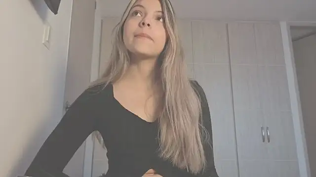 andreau18 online show from 12/18/25, 01:17