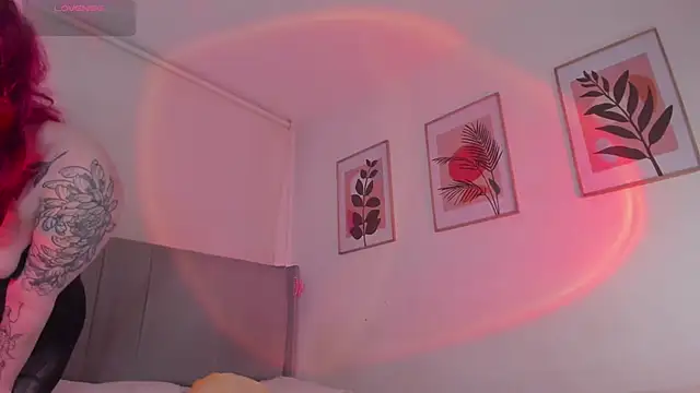 Whitekitty-exe online show from 01/06/25, 10:58