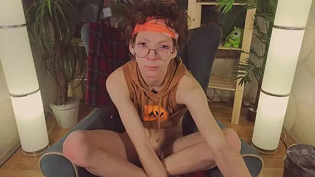 Snapshot of TommieH chatting on 03/05/25, 08:54 TommieH online show from 03/05/25, 08:54