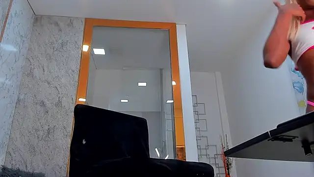 Keila Mendoza online show from 03/06/25, 09:09