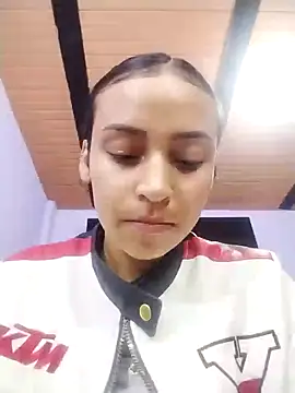 emma ambar online show from 02/19/25, 12:46