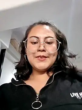 lara moon25 online show from 12/16/24, 08:48