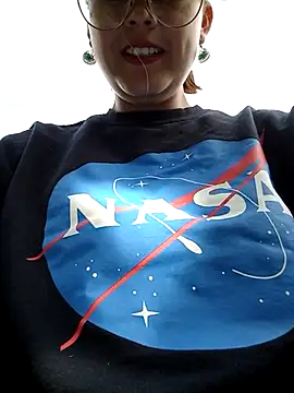 lara moon25 online show from 09/10/25, 08:42