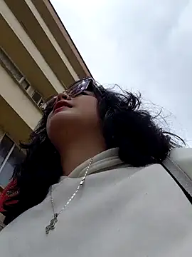 lara moon25 online show from 11/23/25, 06:30