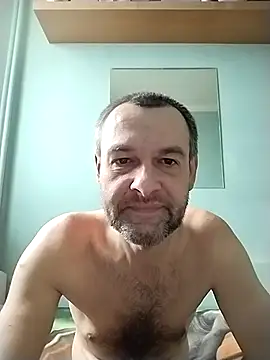 Snapshot of Andrzej-M chatting on 12/01/25, 11:48 Andrzej-M online show from 12/01/25, 11:48