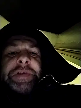 Snapshot of Andrzej-M chatting on 03/06/26, 11:34 Andrzej-M online show from 03/06/26, 11:34