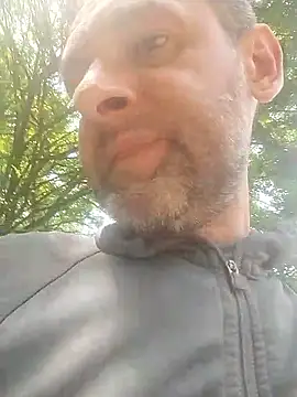 Snapshot of Andrzej-M chatting on 05/24/26, 11:37 Andrzej-M online show from 05/24/26, 11:37