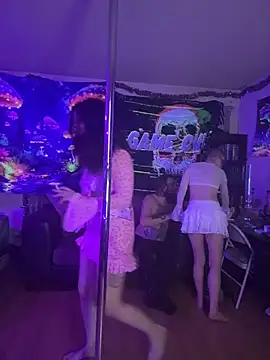 NovaLove2002 online show from 04/27/26, 04:32