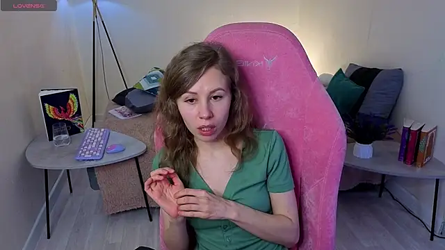 Snapshot of Lill_Mary chatting on 02/15/25, 05:30 Lill Mary online show from 02/15/25, 05:30