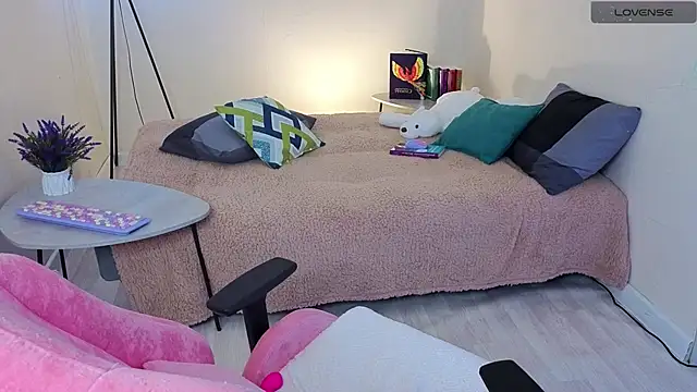 Snapshot of Lill_Mary chatting on 02/21/25, 08:07 Lill Mary online show from 02/21/25, 08:07