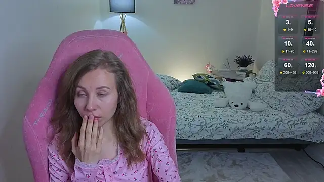 Snapshot of Lill_Mary chatting on 09/19/25, 12:56 Lill Mary online show from 09/19/25, 12:56