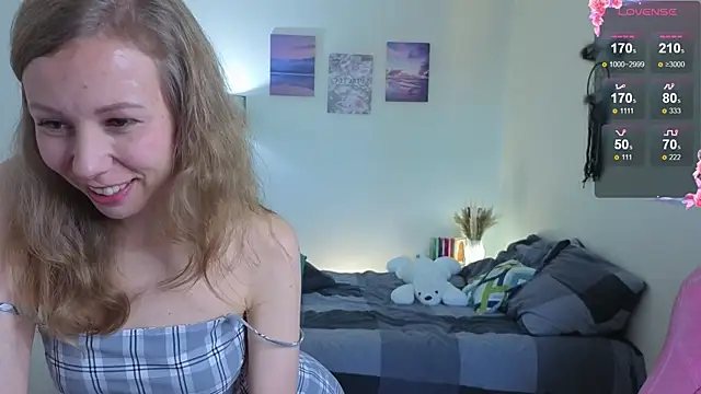 Snapshot of Lill_Mary chatting on 09/30/25, 01:32 Lill Mary online show from 09/30/25, 01:32