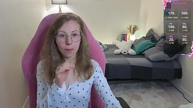 Snapshot of Lill_Mary chatting on 10/06/25, 01:47 Lill Mary online show from 10/06/25, 01:47