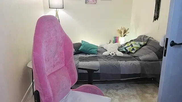 Snapshot of Lill_Mary chatting on 10/12/25, 02:10 Lill Mary online show from 10/12/25, 02:10