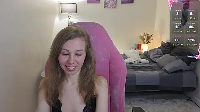 Snapshot of Lill_Mary chatting on 10/13/25, 02:44 Lill Mary online show from 10/13/25, 02:44