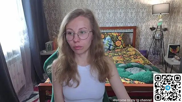 Lill Mary online show from 05/05/26, 01:46