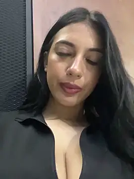 BetsyGonzale online show from 03/01/25, 10:24