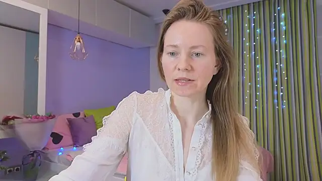 Snapshot of JanePearl chatting on 01/07/25, 09:46 JanePearl online show from 01/07/25, 09:46