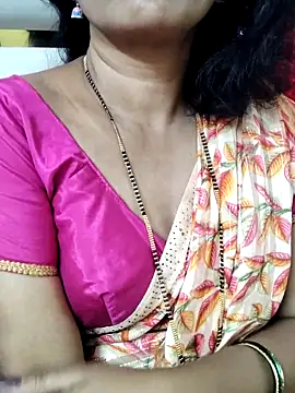 anuradha1432 online show from 10/28/25, 09:13
