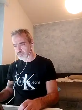 Snapshot of Marcolino183 chatting on 12/19/24, 10:13 Marcolino183 online show from 12/19/24, 10:13