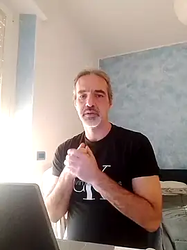 Snapshot of Marcolino183 chatting on 01/14/25, 09:24 Marcolino183 online show from 01/14/25, 09:24