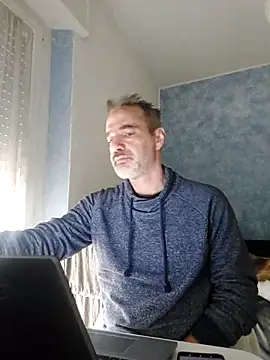 Snapshot of Marcolino183 chatting on 01/31/25, 09:27 Marcolino183 online show from 01/31/25, 09:27