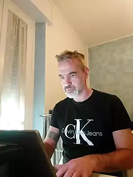 Snapshot of Marcolino183 chatting on 01/31/25, 02:07 Marcolino183 online show from 01/31/25, 02:07