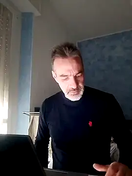 Snapshot of Marcolino183 chatting on 02/04/25, 03:57 Marcolino183 online show from 02/04/25, 03:57