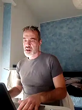 Snapshot of Marcolino183 chatting on 02/06/25, 02:26 Marcolino183 online show from 02/06/25, 02:26