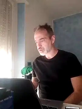 Snapshot of Marcolino183 chatting on 02/14/25, 03:05 Marcolino183 online show from 02/14/25, 03:05