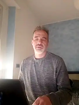 Snapshot of Marcolino183 chatting on 02/17/25, 01:53 Marcolino183 online show from 02/17/25, 01:53