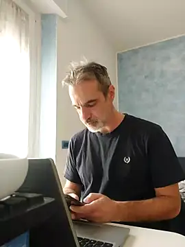 Snapshot of Marcolino183 chatting on 02/28/25, 09:36 Marcolino183 online show from 02/28/25, 09:36