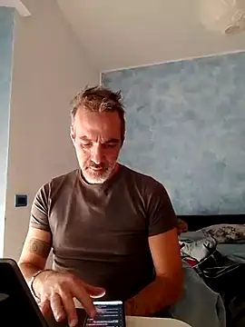 Snapshot of Marcolino183 chatting on 03/07/25, 02:56 Marcolino183 online show from 03/07/25, 02:56