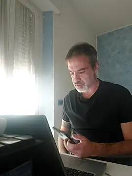 Snapshot of Marcolino183 chatting on 03/14/25, 01:35 Marcolino183 online show from 03/14/25, 01:35