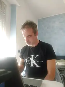 Snapshot of Marcolino183 chatting on 03/19/25, 08:55 Marcolino183 online show from 03/19/25, 08:55