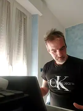 Snapshot of Marcolino183 chatting on 03/19/25, 02:24 Marcolino183 online show from 03/19/25, 02:24