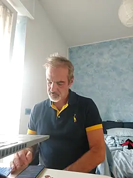 Snapshot of Marcolino183 chatting on 09/19/25, 07:43 Marcolino183 online show from 09/19/25, 07:43