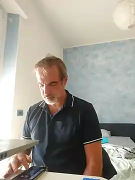 Snapshot of Marcolino183 chatting on 09/30/25, 09:25 Marcolino183 online show from 09/30/25, 09:25