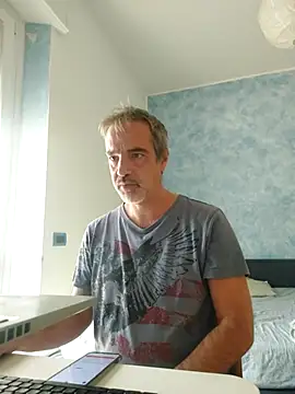 Snapshot of Marcolino183 chatting on 10/03/25, 08:00 Marcolino183 online show from 10/03/25, 08:00