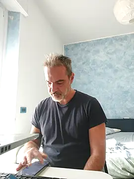 Snapshot of Marcolino183 chatting on 11/03/25, 09:21 Marcolino183 online show from 11/03/25, 09:21