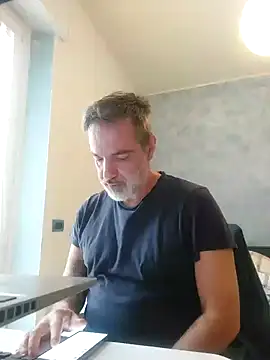 Snapshot of Marcolino183 chatting on 03/11/26, 08:20 Marcolino183 online show from 03/11/26, 08:20