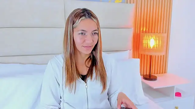 Mia Malkovaa  online show from 05/05/26, 03:09