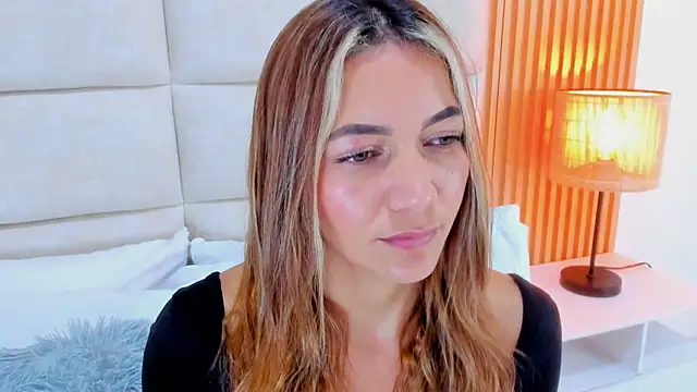 Mia Malkovaa  online show from 05/20/26, 03:07