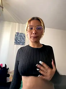 baby lizy online show from 09/25/25, 09:18