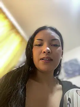 Snapshot of baby_lizy chatting on 05/19/26, 12:55 baby lizy online show from 05/19/26, 12:55