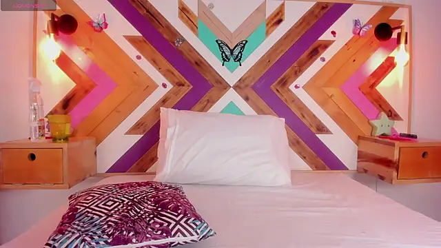 Katia Wilson online show from 10/24/25, 02:35