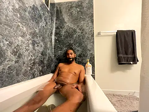 Snapshot of bigdinca chatting on 01/06/26, 02:10 bigdinca online show from 01/06/26, 02:10