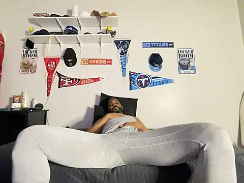 Snapshot of bigdinca chatting on 01/18/26, 04:27 bigdinca online show from 01/18/26, 04:27